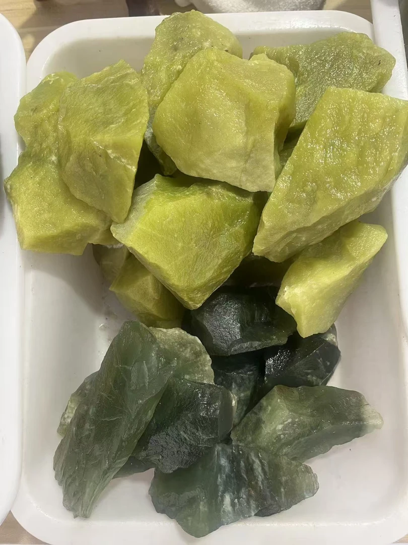 天然岫玉原石原料