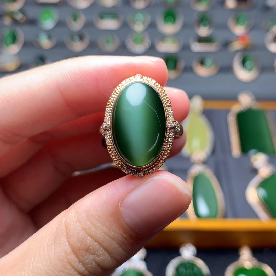 和田玉戒指18K金镶嵌