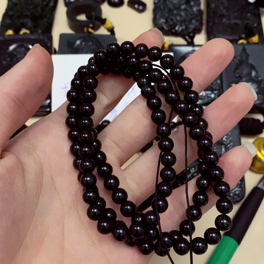 翡翠挂件未镶嵌翡翠