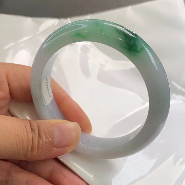 翡翠手镯未镶嵌56.6圈