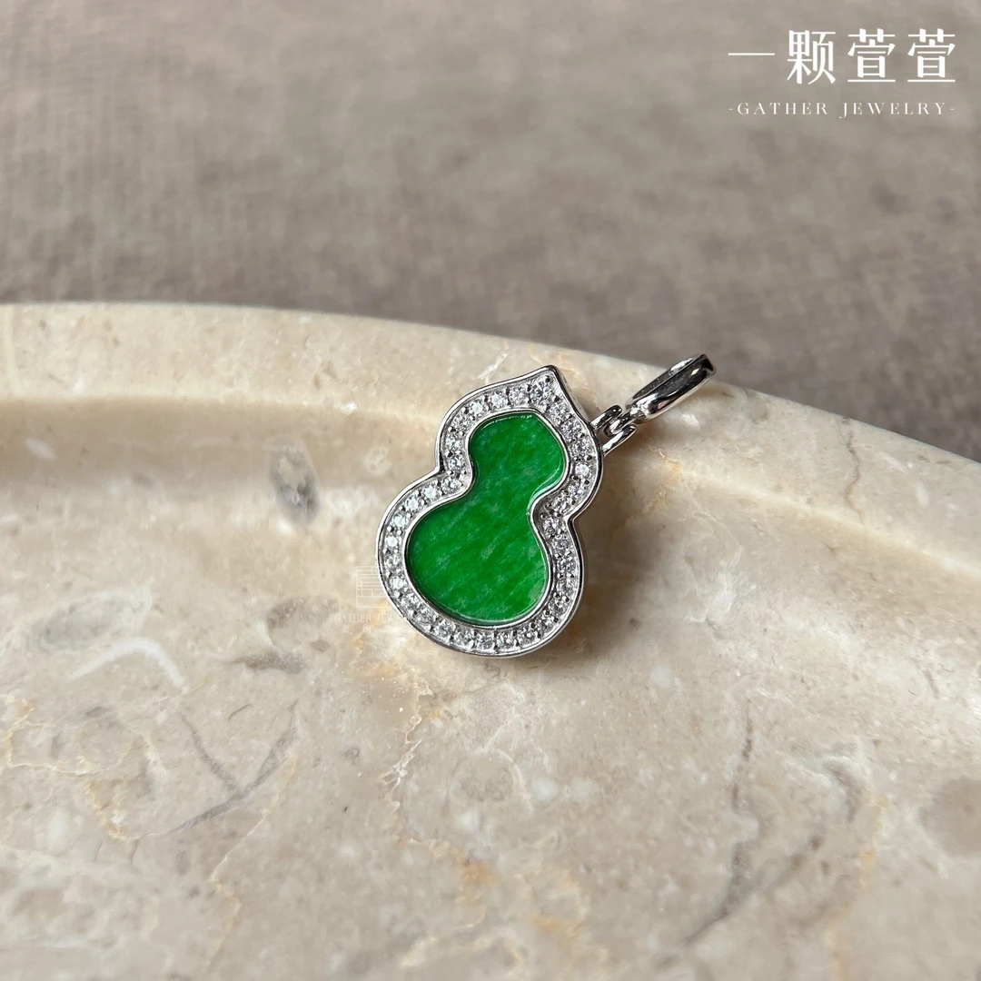 【绿宝福禄】一颗萱萱银镶翡翠葫芦吊坠120201