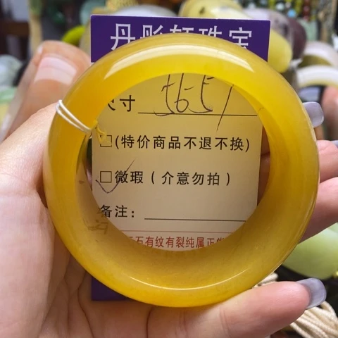 未镶嵌手镯石英质玉