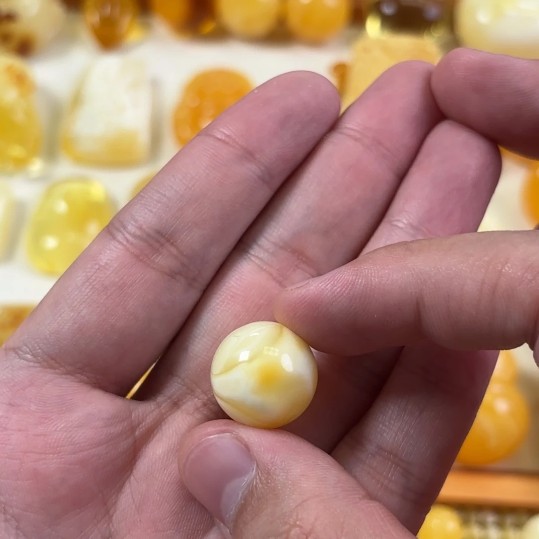 扎***扎蜜蜡未镶嵌裸石珠子