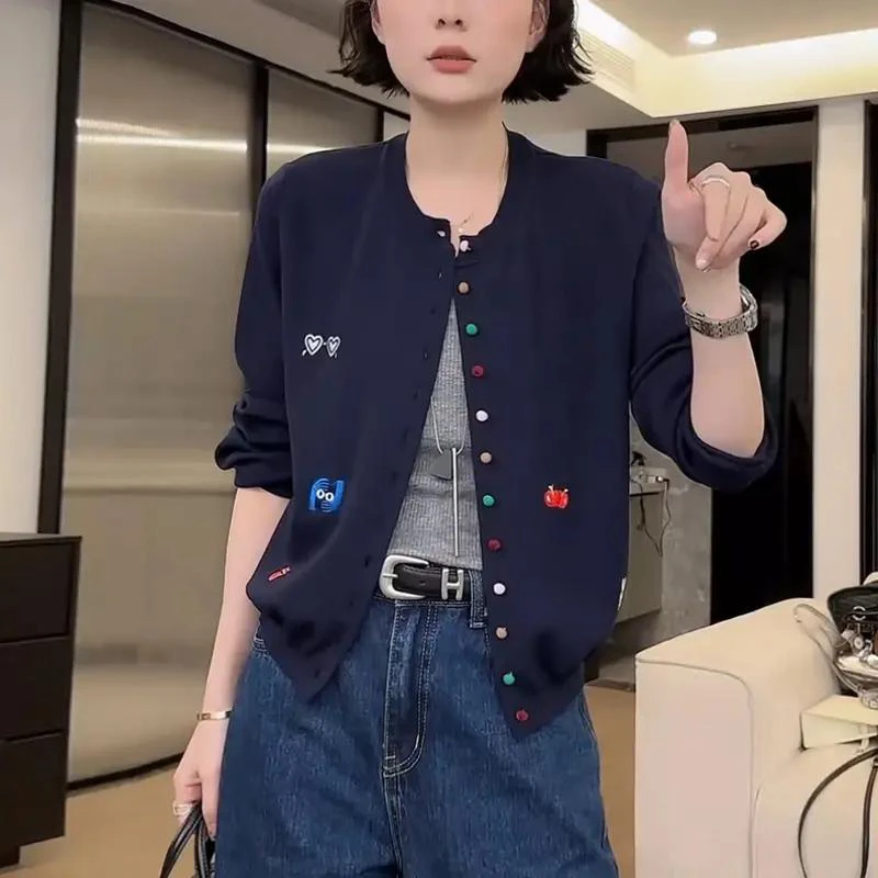 设计感卡通长袖针织开衫女春时尚减龄显瘦遮肉薄款单排扣圆领上衣