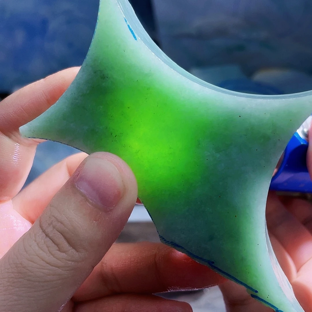 翡翠未镶嵌颈饰毛料16