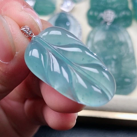 【闪购商品】翡翠颈饰18K金镶嵌天然翡翠