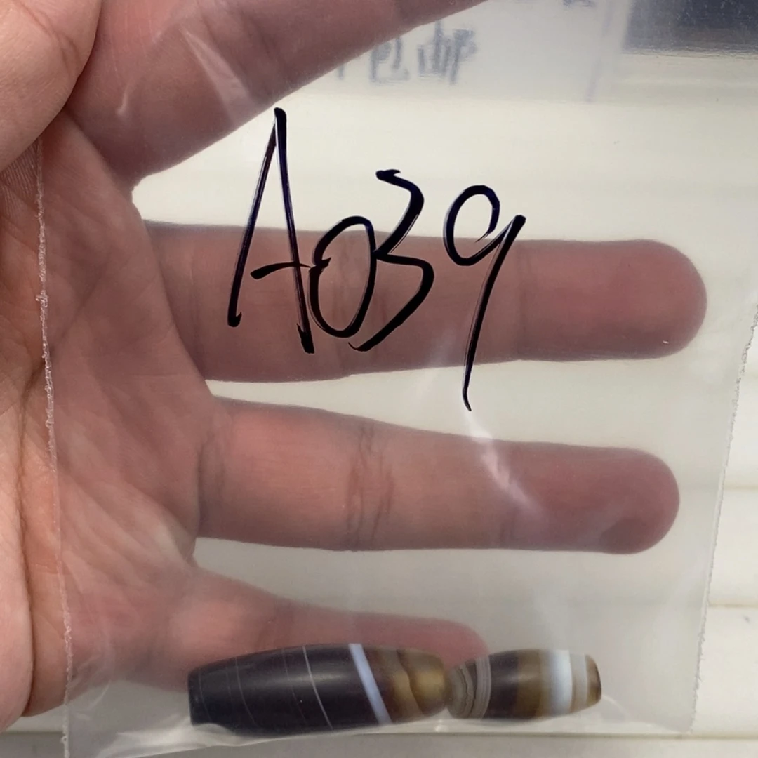 合金颈饰玛瑙/玉髓正**8