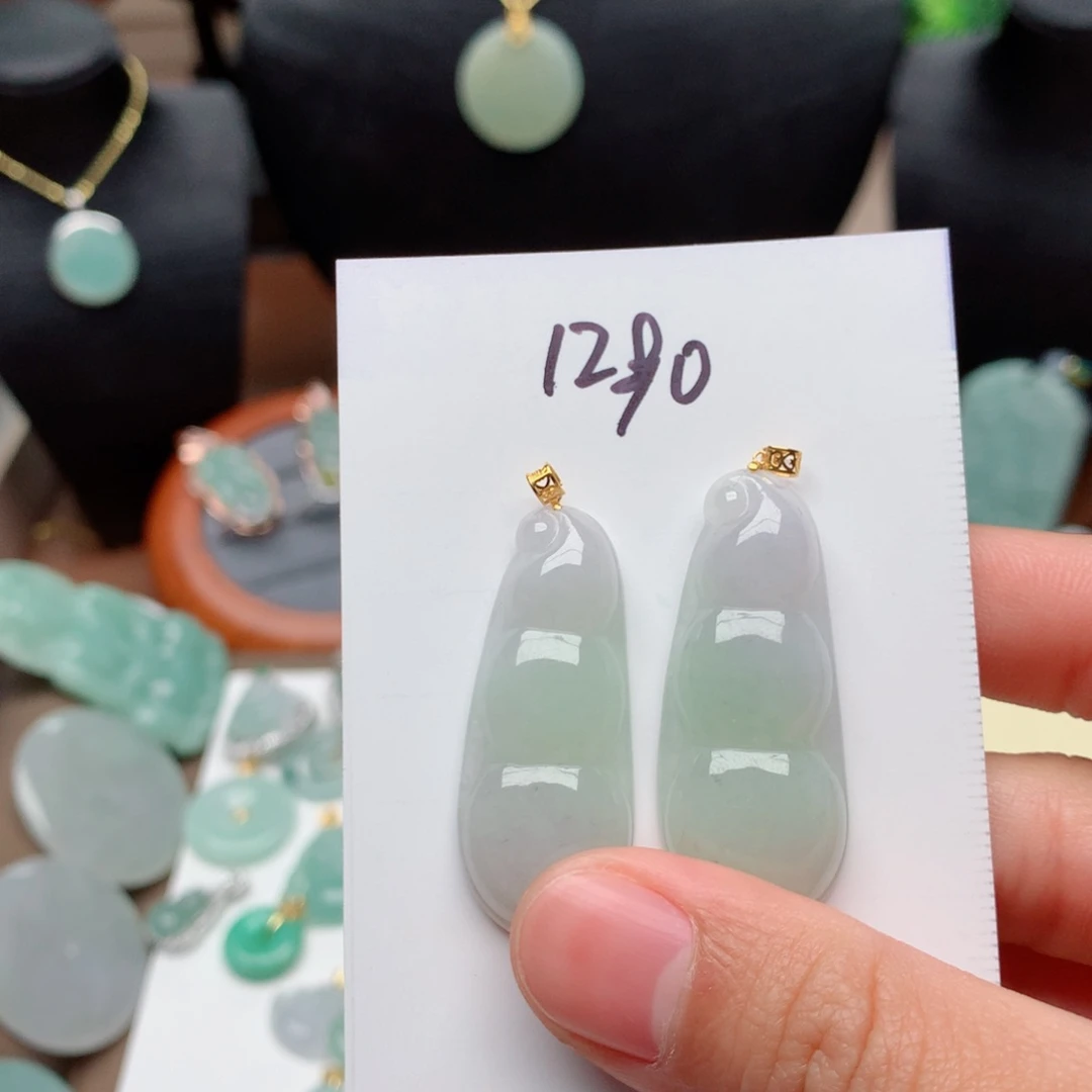 翡翠颈饰18K金镶嵌橘*吊坠