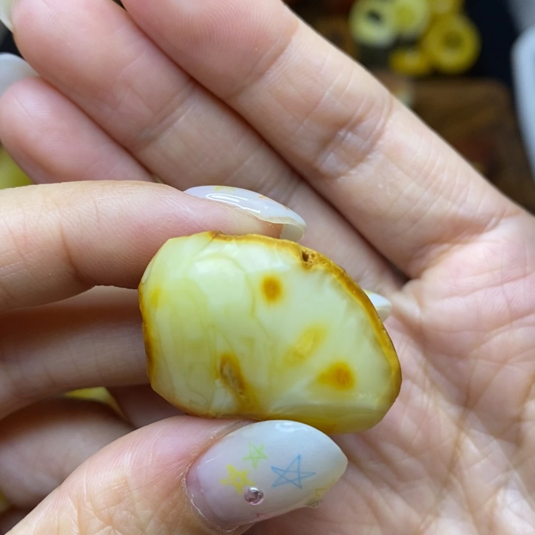 未镶嵌定制琥珀胖