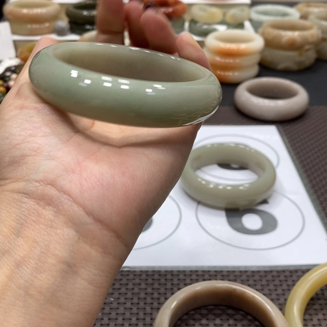 石英质玉手镯未镶嵌用****6