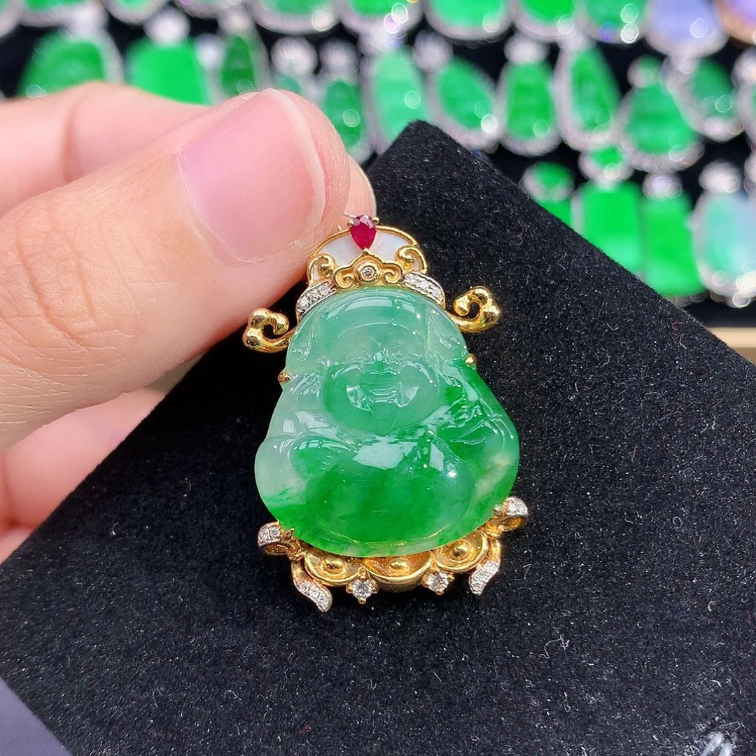 翡翠18K金镶嵌颈饰