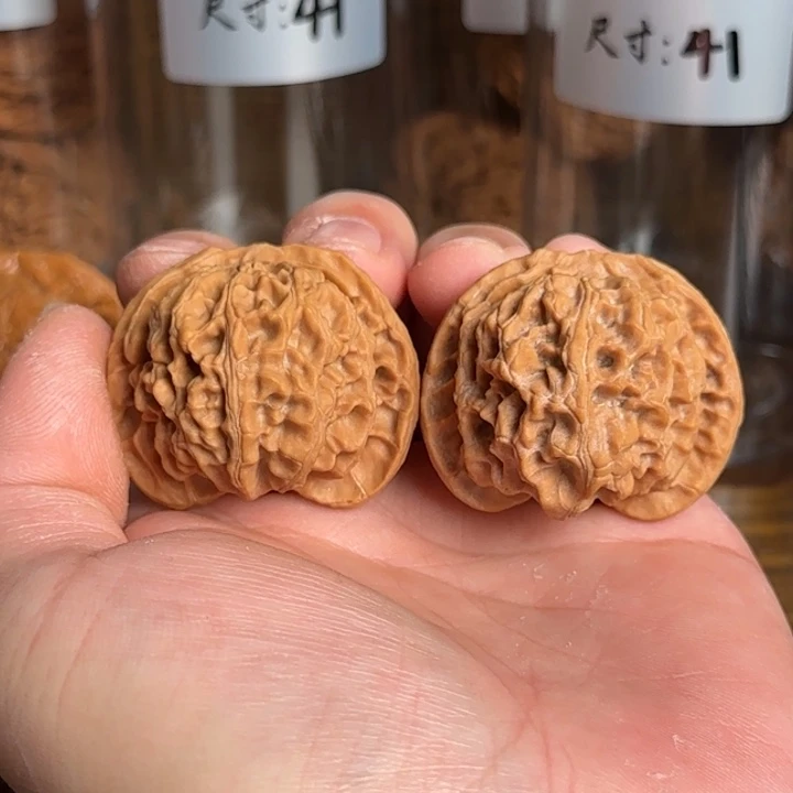 来***堡文玩核桃吊坠苹果园全品无修