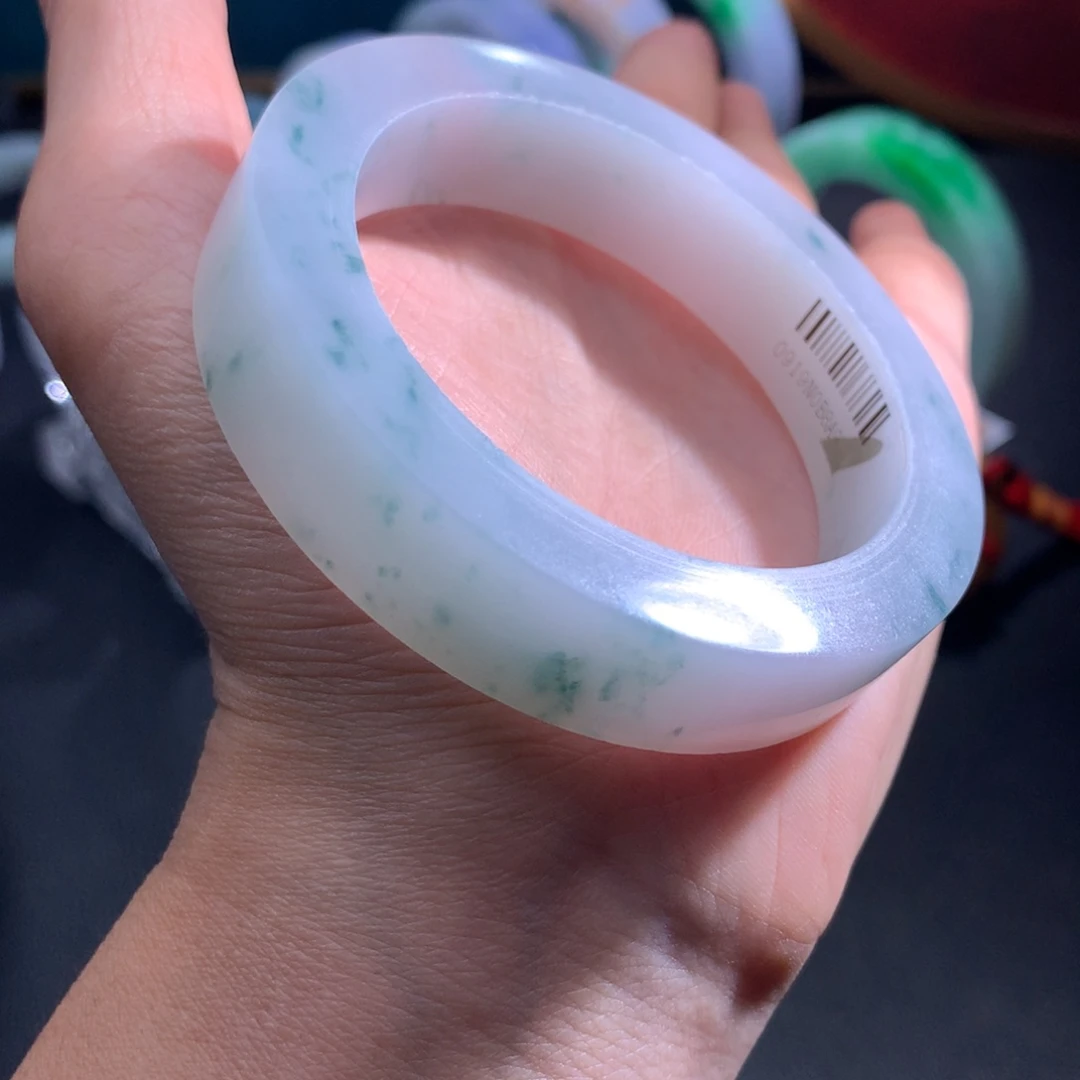未镶嵌翡翠手镯定制翡翠