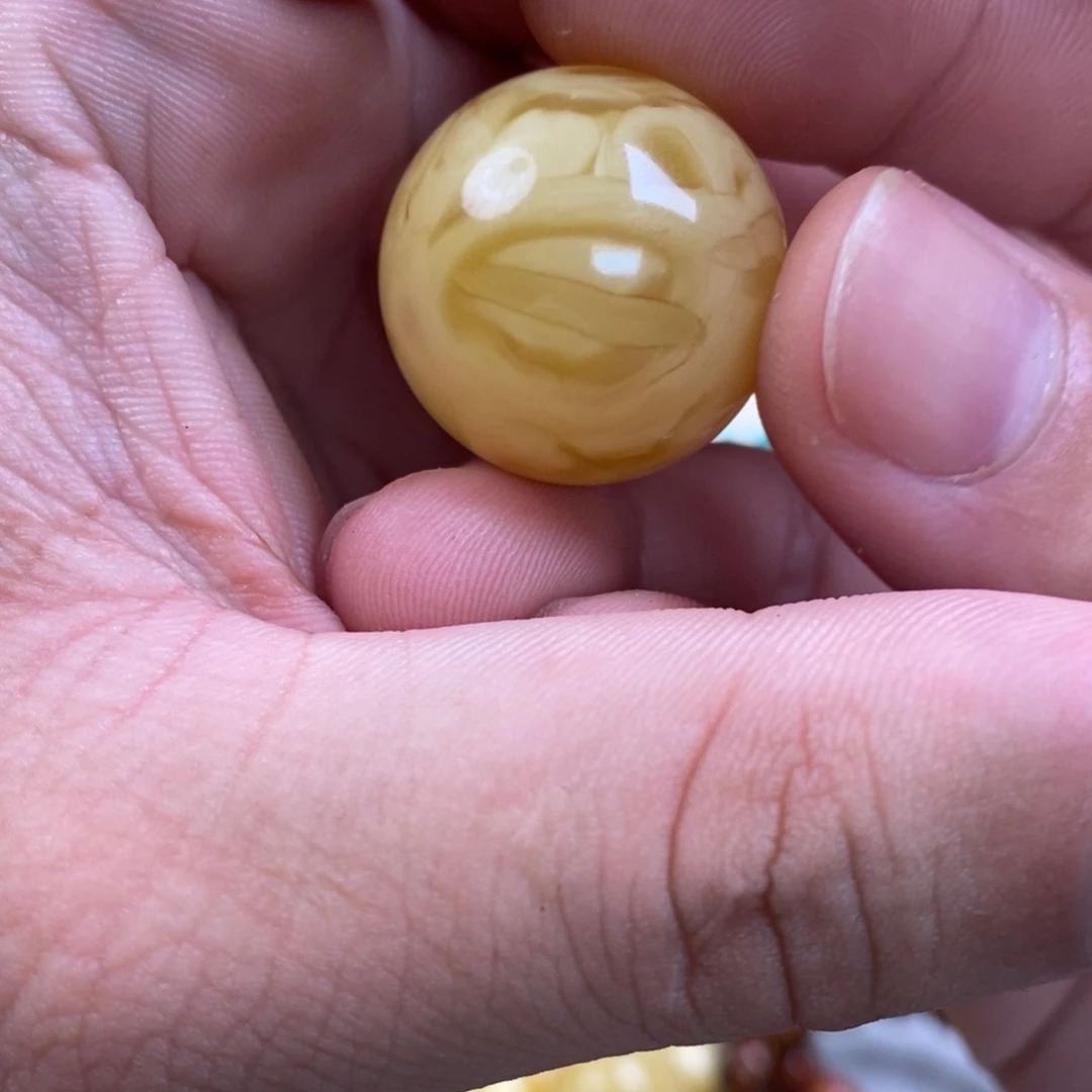 青***鹿未镶嵌蜜蜡裸石配饰