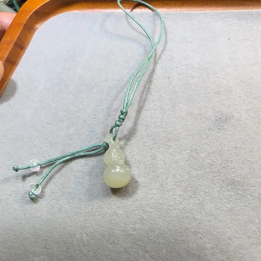 和田玉未镶嵌颈饰葫芦手机挂