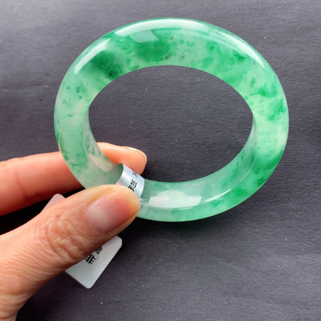【闪购商品】未镶嵌手镯石英质玉