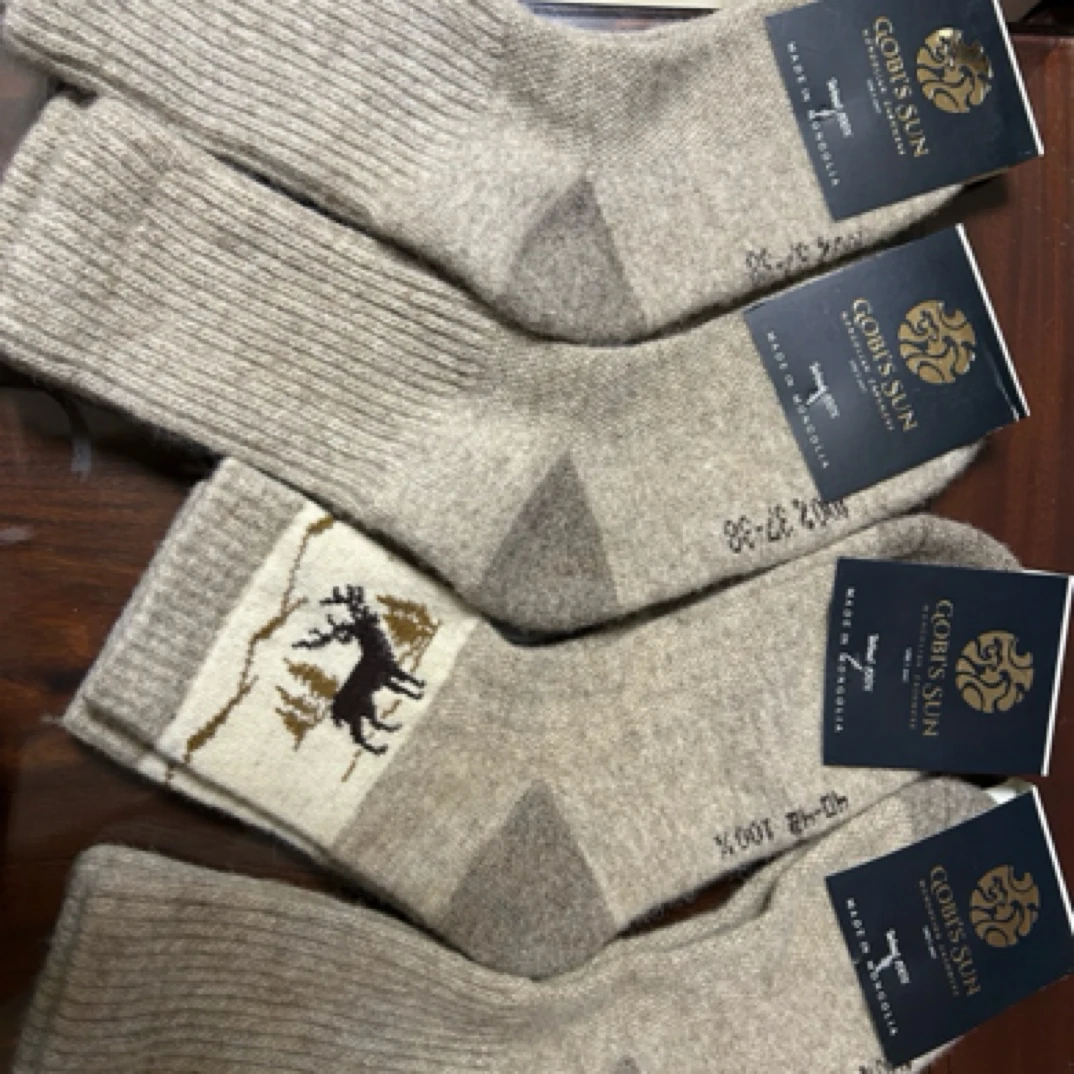 100%羊毛袜子保暖又舒适防潮防臭