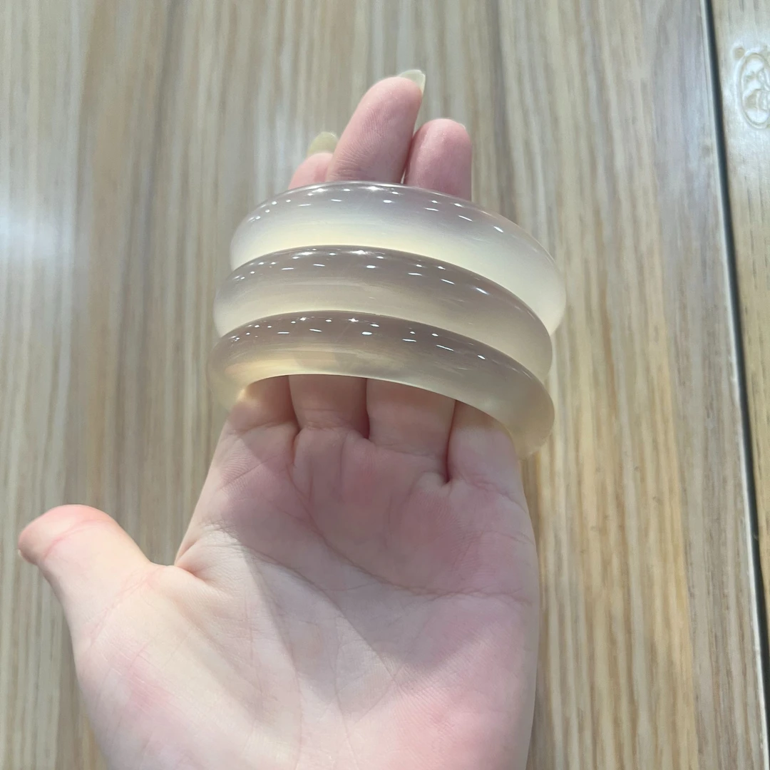 天然玛瑙高冰透马料香槟金手镯（多样性发一）