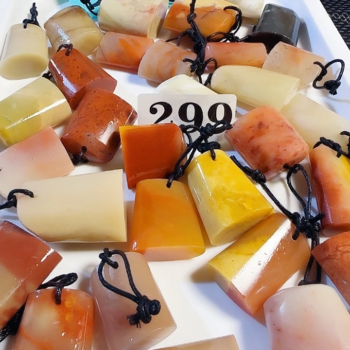 印石青田石老挝石椭圆随形印章30个88元，尺寸2-3多公分