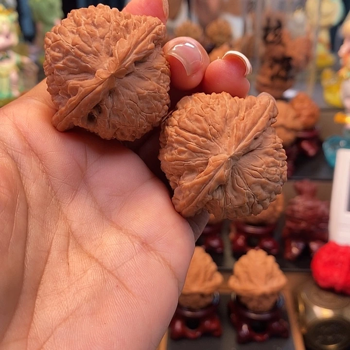 文玩核桃吊坠43球白