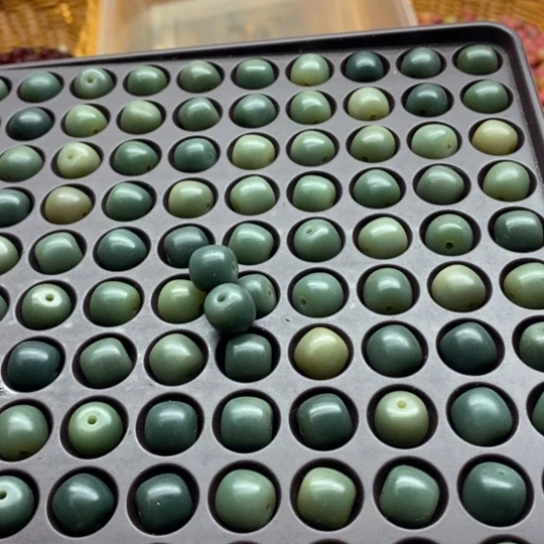 吊坠白玉菩提10帝王绿桶200