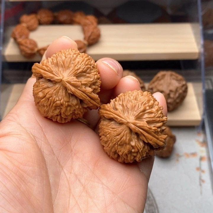 核桃把件白狮子核桃