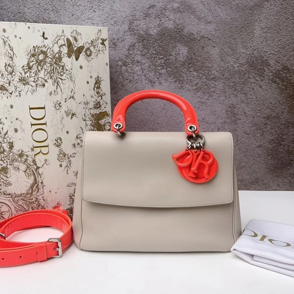 妃鱼/迪奥/95新/包包/市场价22000/250118MM0015