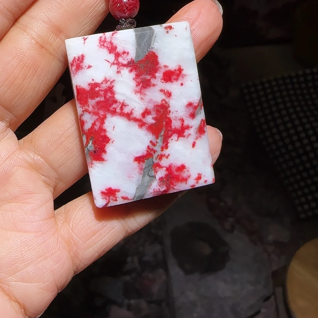 天然辰砂天然鸡血石无事牌56