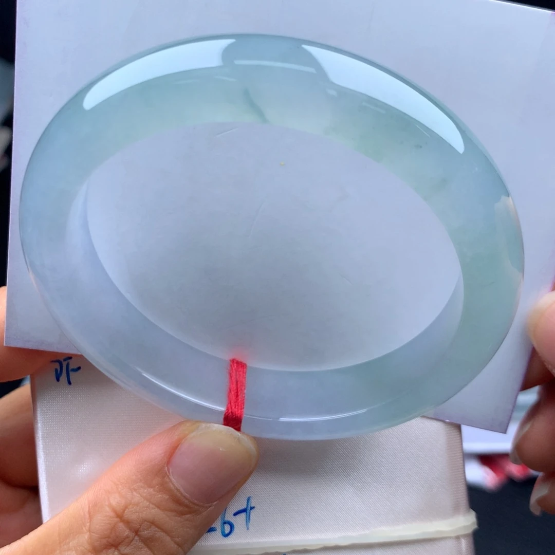 翡翠手镯未镶嵌变色龙