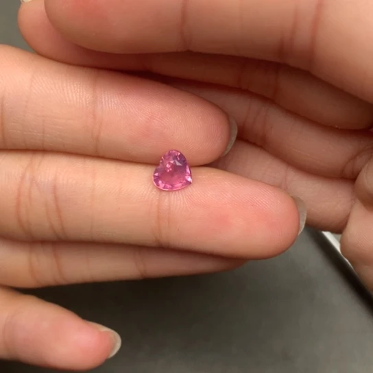 裸石尖晶石天然心形莲花色尖晶石