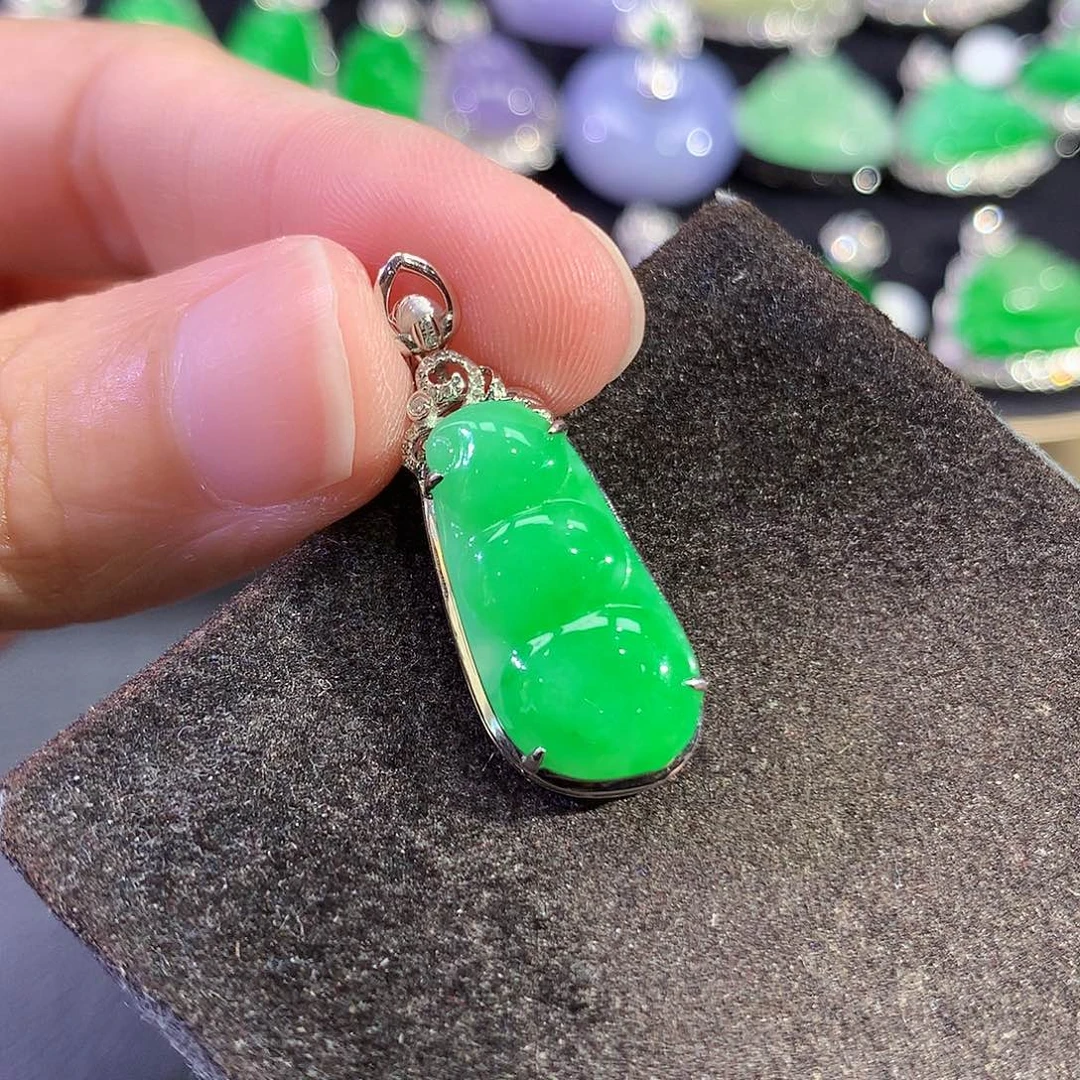 翡翠18K金镶嵌吊坠(赠链)