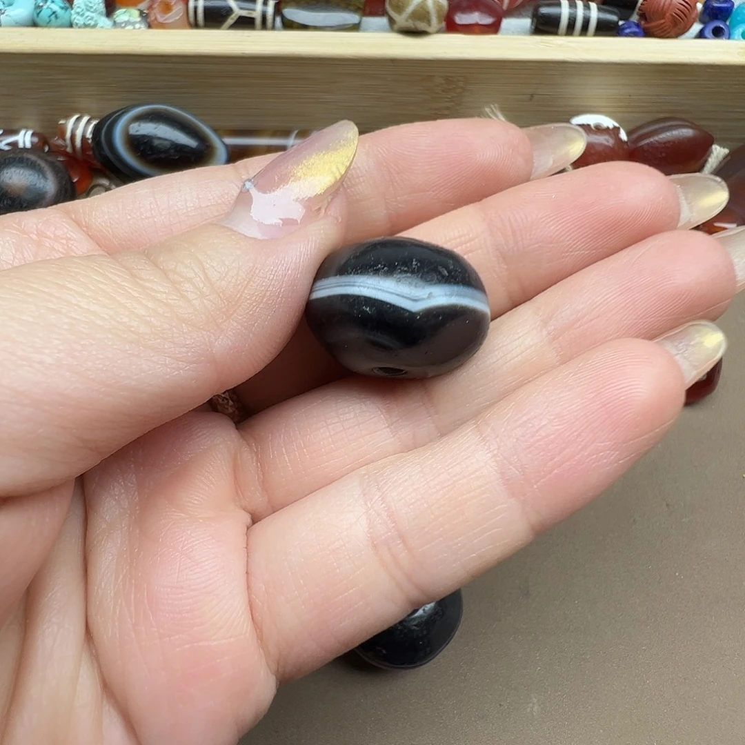 憨***哥玛瑙/玉髓未镶嵌珠宝半成品