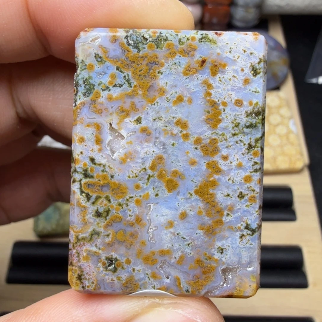 石英质玉未镶嵌纯天然色有机玉石保真色