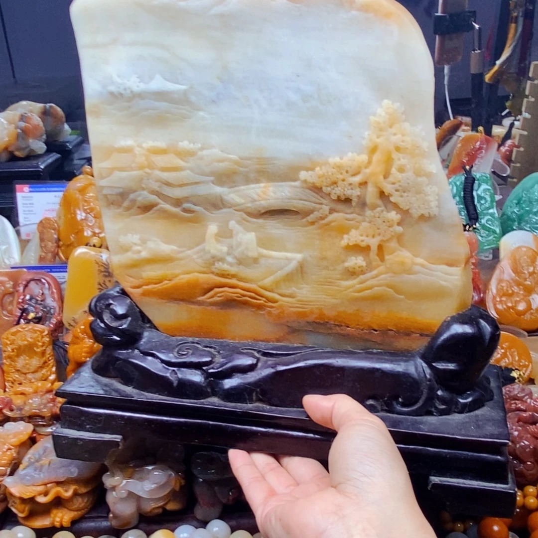 石英质玉（黄龙玉）未镶嵌颈饰