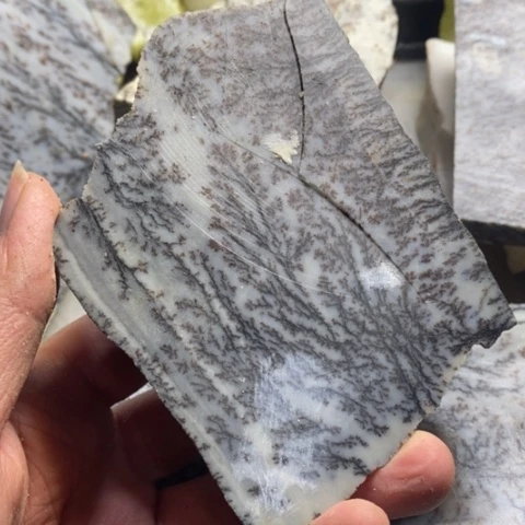 未镶嵌和田玉（糖玉）挂件青*