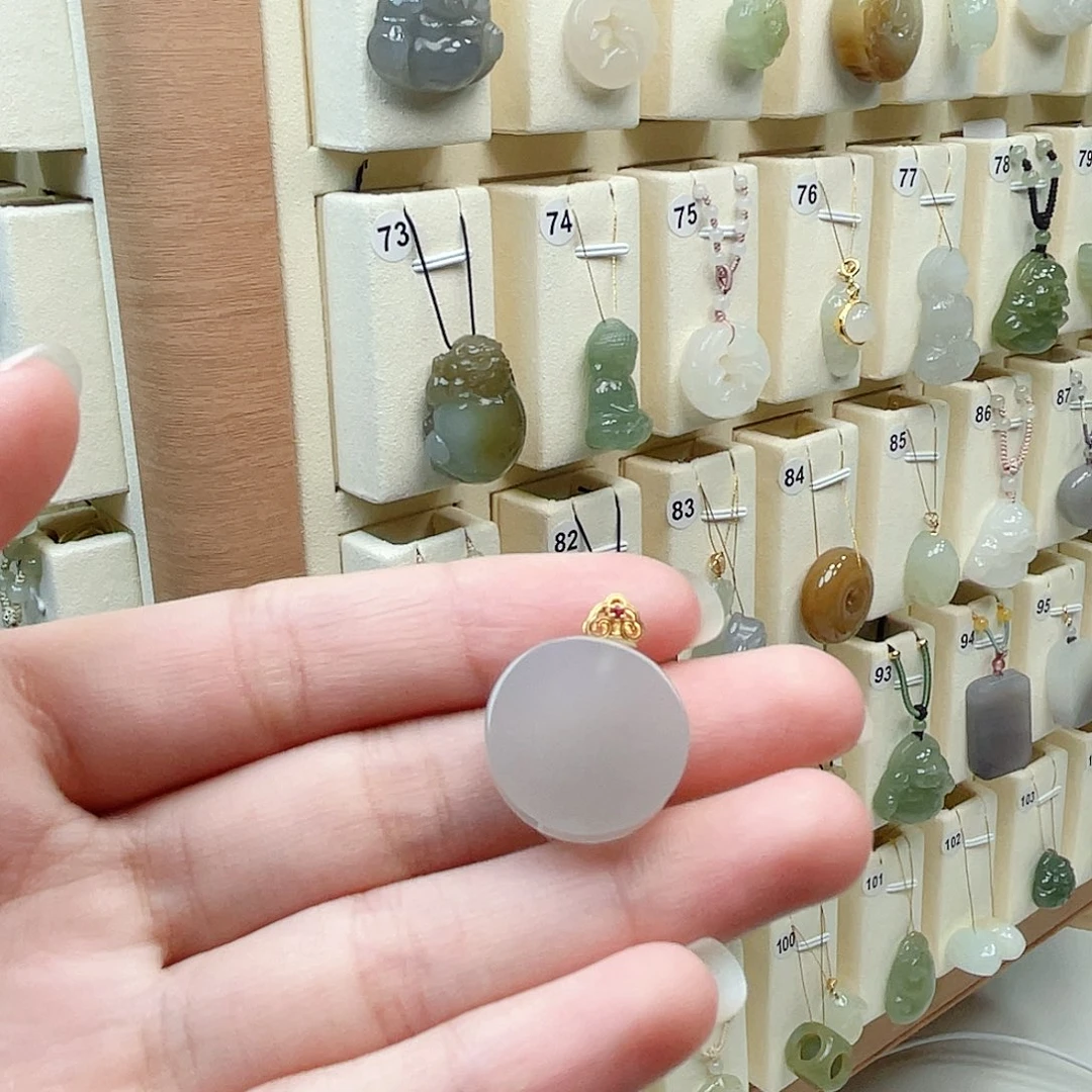 明****和田玉18K金镶嵌吊坠(不含链)