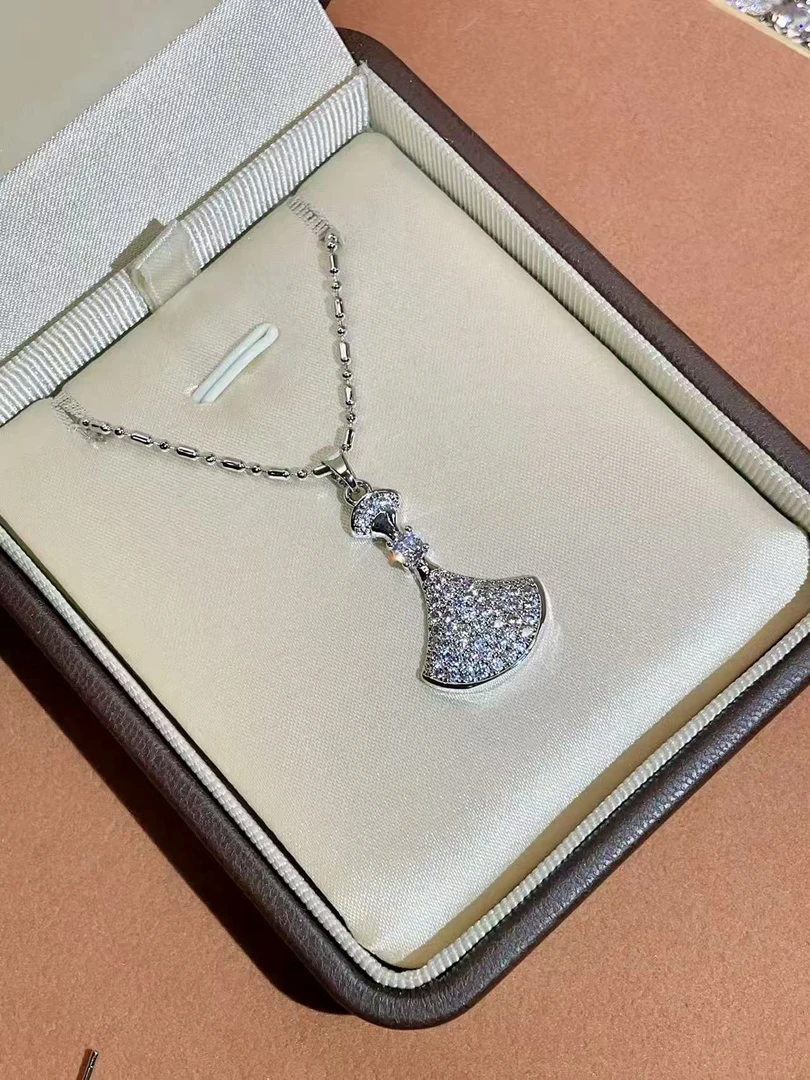 D201倾屿精工白金色裙子吊坠