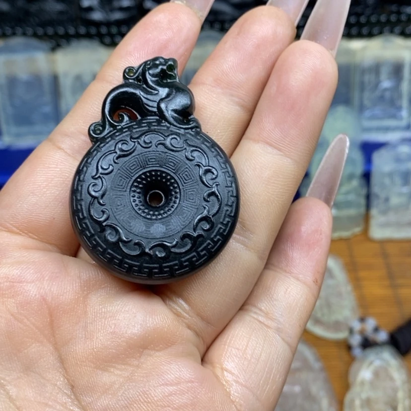 【闪购商品】蛇纹石玉未镶嵌颈饰草*牛