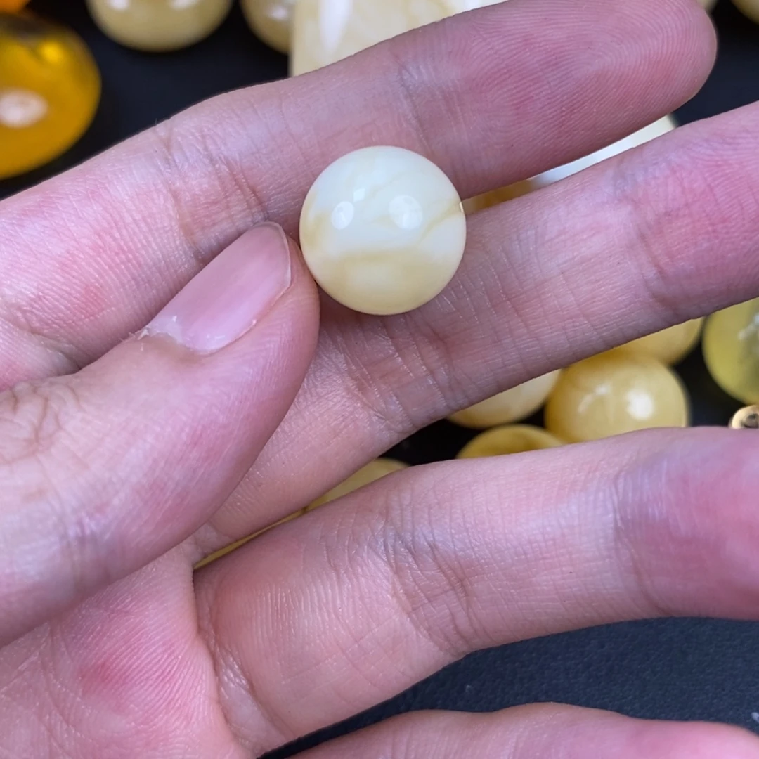 裸石琥珀未镶嵌天阶荧光白28