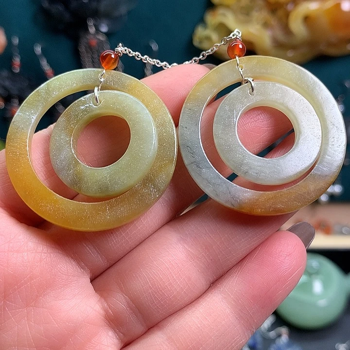 未镶嵌蛇纹石玉耳饰