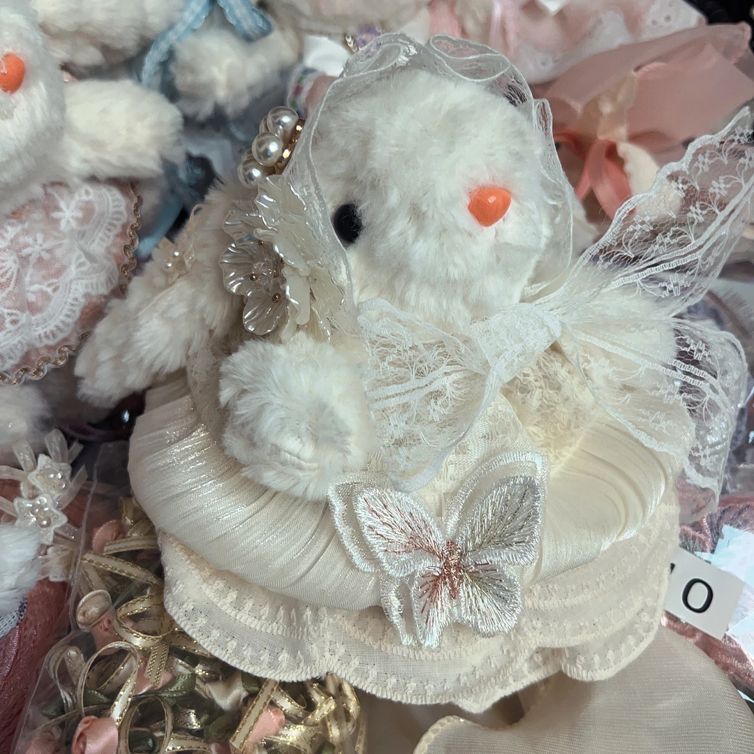 毛绒玩具兔公仔婚纱设计可爱挂饰情侣礼物