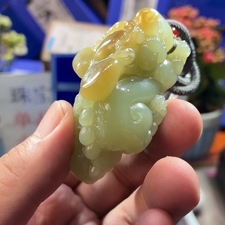和田玉（糖玉）未镶嵌颈饰