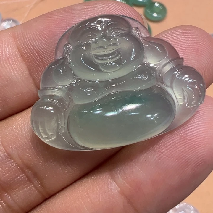 翡翠未镶嵌颈饰佛公