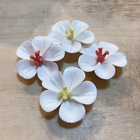 白瓷花朵摆件拍一发四