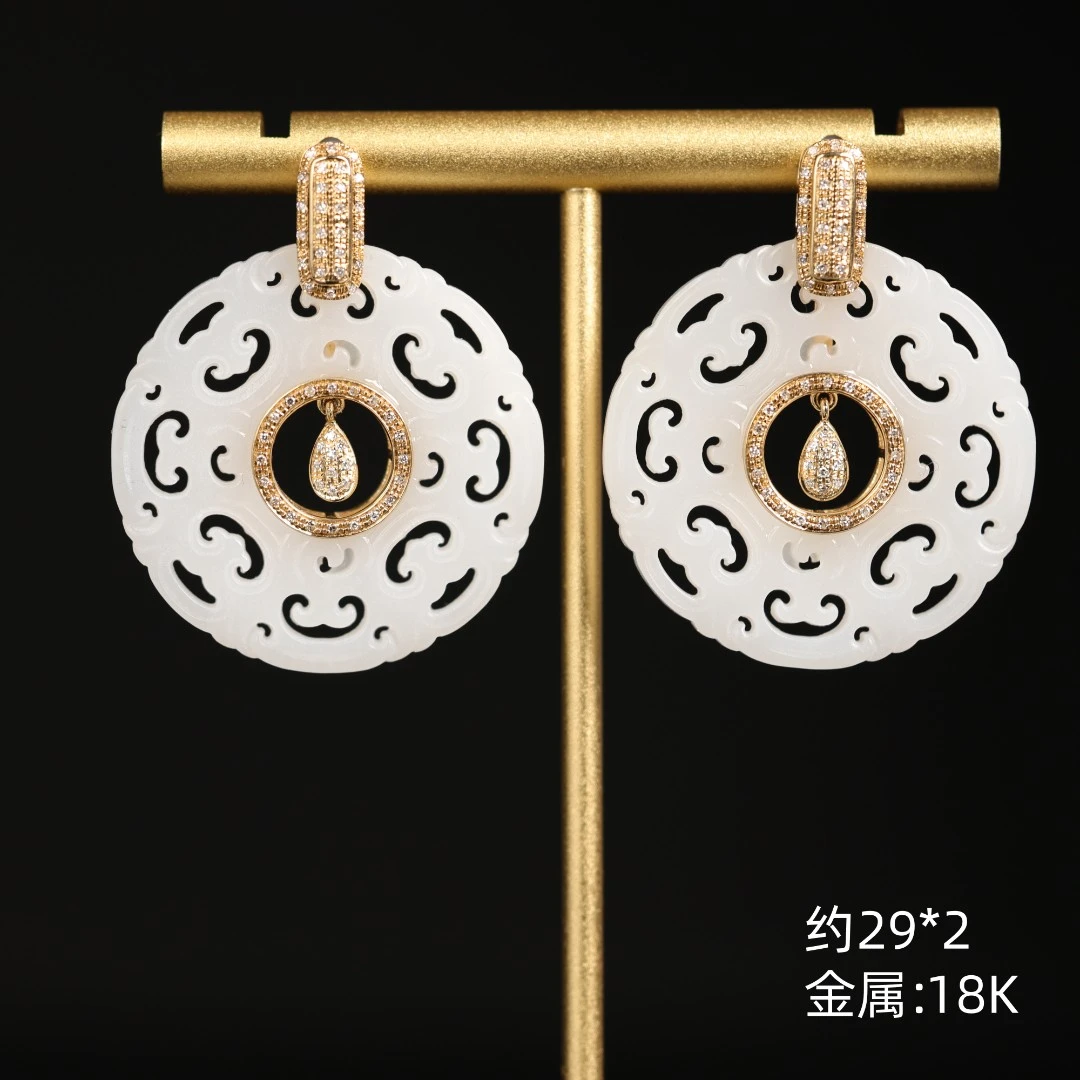 本真 | "染山"珍藏级精品和田玉顶俄高白白玉耳饰