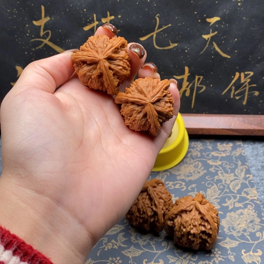 吊坠文玩核桃青***水白狮子