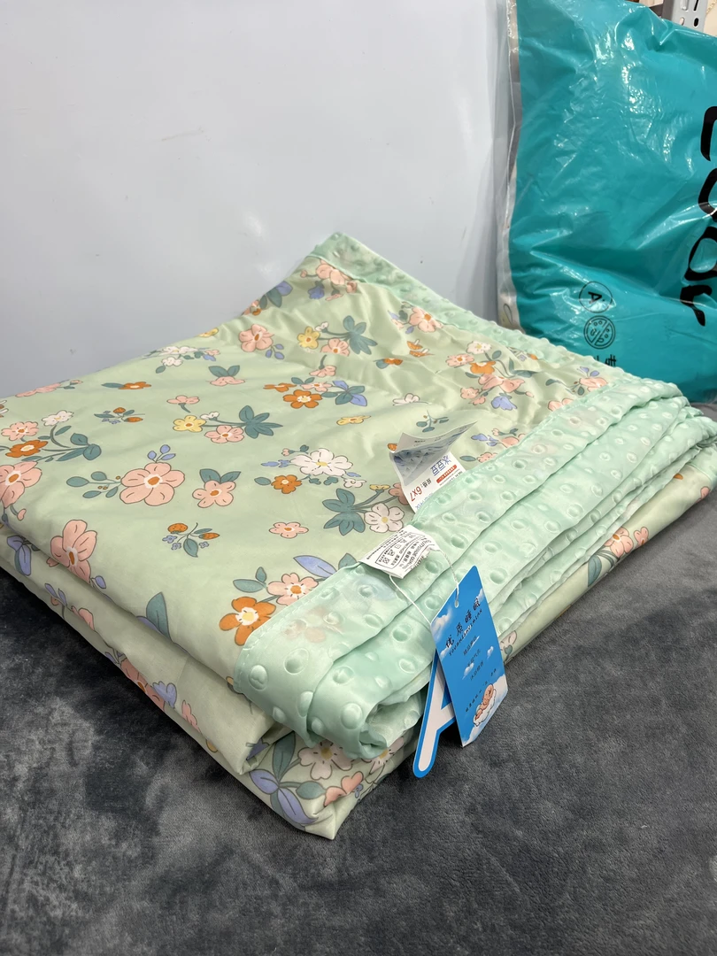 绿色花凉感丝冰豆豆夏被200*230cm双人夏凉被可机洗做工微瑕