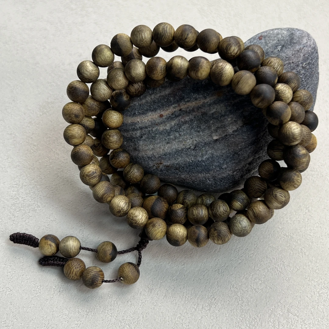 YH-028167海南莺歌绿棋楠沉香0.6多圈约14g