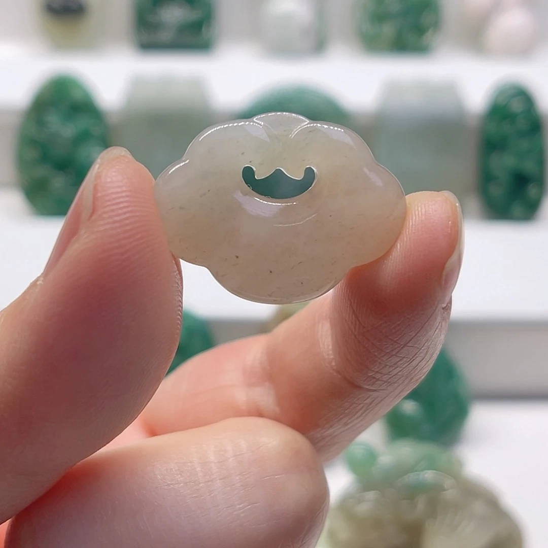 独山玉未镶嵌颈饰