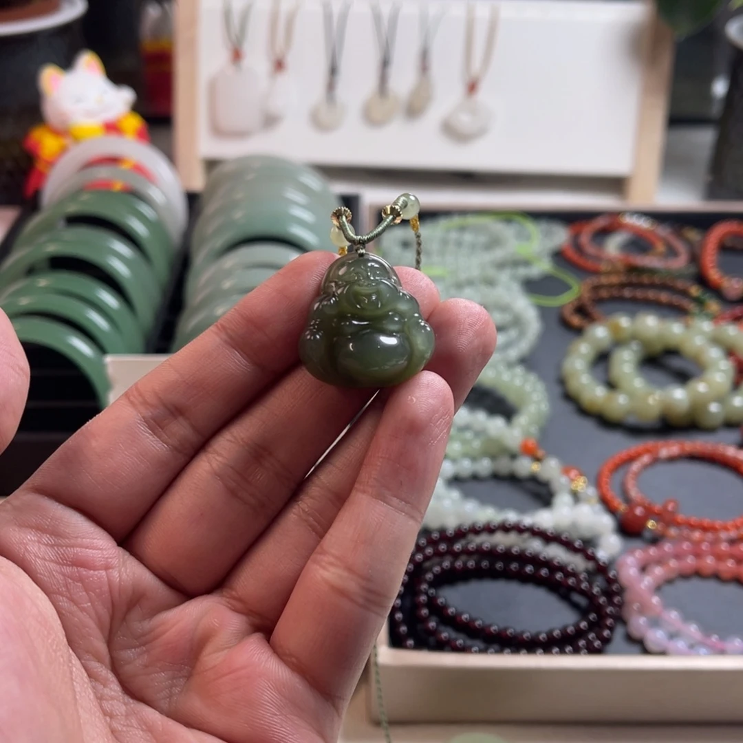 和田玉未镶嵌颈饰